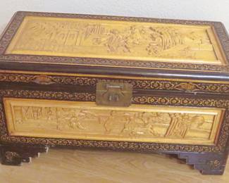 Chinese camphor wood chest - vintage mid-century