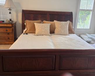 sleigh style bed