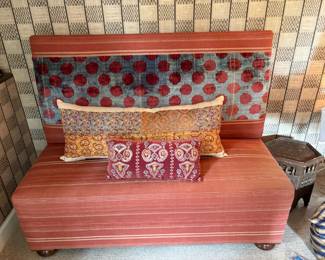 another view of the bench banquette