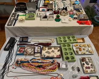 Bracelets, earrings, necklaces, pins, brooches, glasses and more
