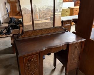 Antique vanity