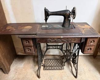 Antique Singer Model 66 “Red Eye” Treadle Sewing Machine – c. 1920