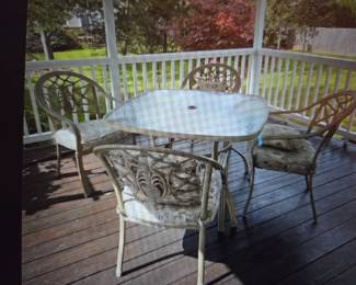 Hampton bay Patio Set