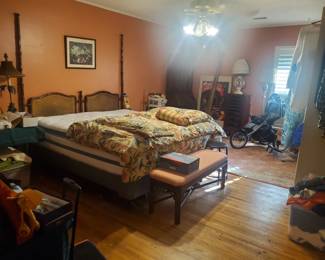 King size bed 