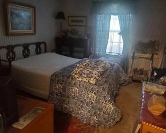 Queen adjustable bed 