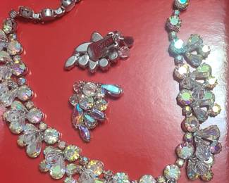 Vintage Weiss Necklace and Earring Set