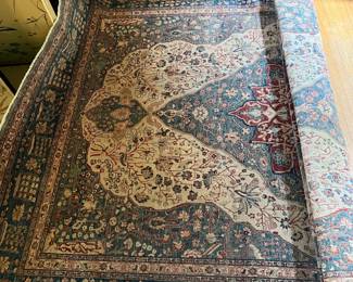There are a couple of rugs in this sale.  This one is very intricate.