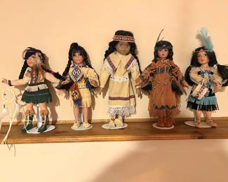 Lot of Native American Dolls - LOT D