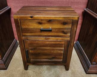 End Table With Outlet 14inx20.25inx25in