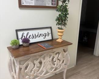 Sofa table/decor