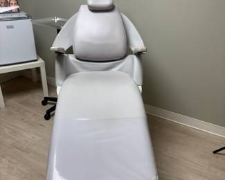 Dental / Aesthetic Chair