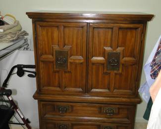 Vintage dresser