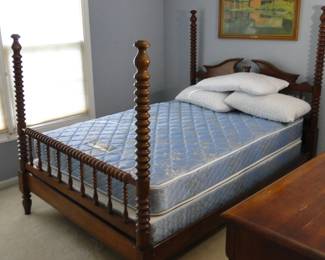 Vintage full bed, complete