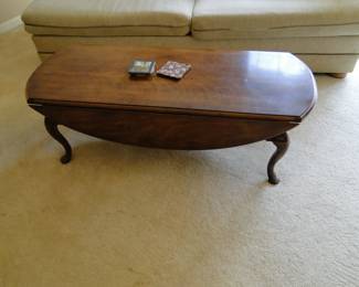 Folding table