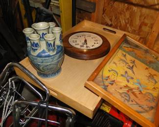 Vintage pinball machine, a clock and some decorative pieces