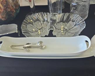 Mikasa Hibiscus Frost Crystal Divided Serving Dish