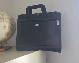 Samsonite Business Briefcase with Organizer Pockets