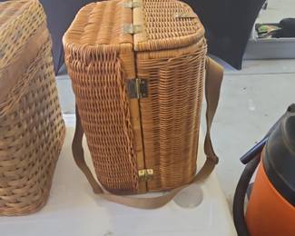 Vintage Wicker Wine Picnic Basket with Accessories