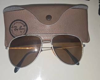 Vintage Bausch Lomb RayBan Aviator Sunglasses Gold Frame