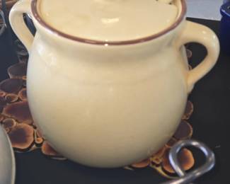 Pfaltzgraff Village Bean Pot