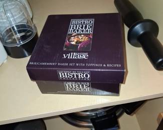 Gourmet du Village Bistro Collection Brie Baker Set