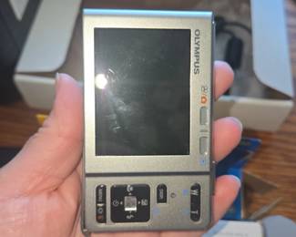Olympus FE Digital Camera with Original Box and Accessories second image