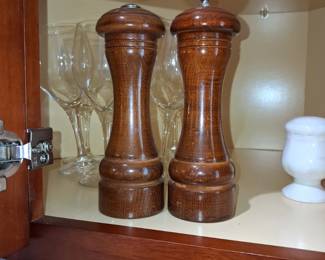 Vintage Olde Thompson Wood Salt and Pepper Mill Set
