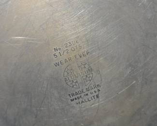 WearEver Hallite No. Dutch Oven second image