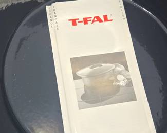 TFal Enameled Cast Iron Dutch Oven second image