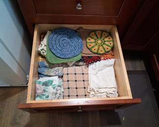 Assorted Vintage Kitchen Linens and Potholders