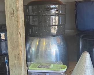 Vintage Granite Ware . Quart Water Bath Canner with Rack and Lid