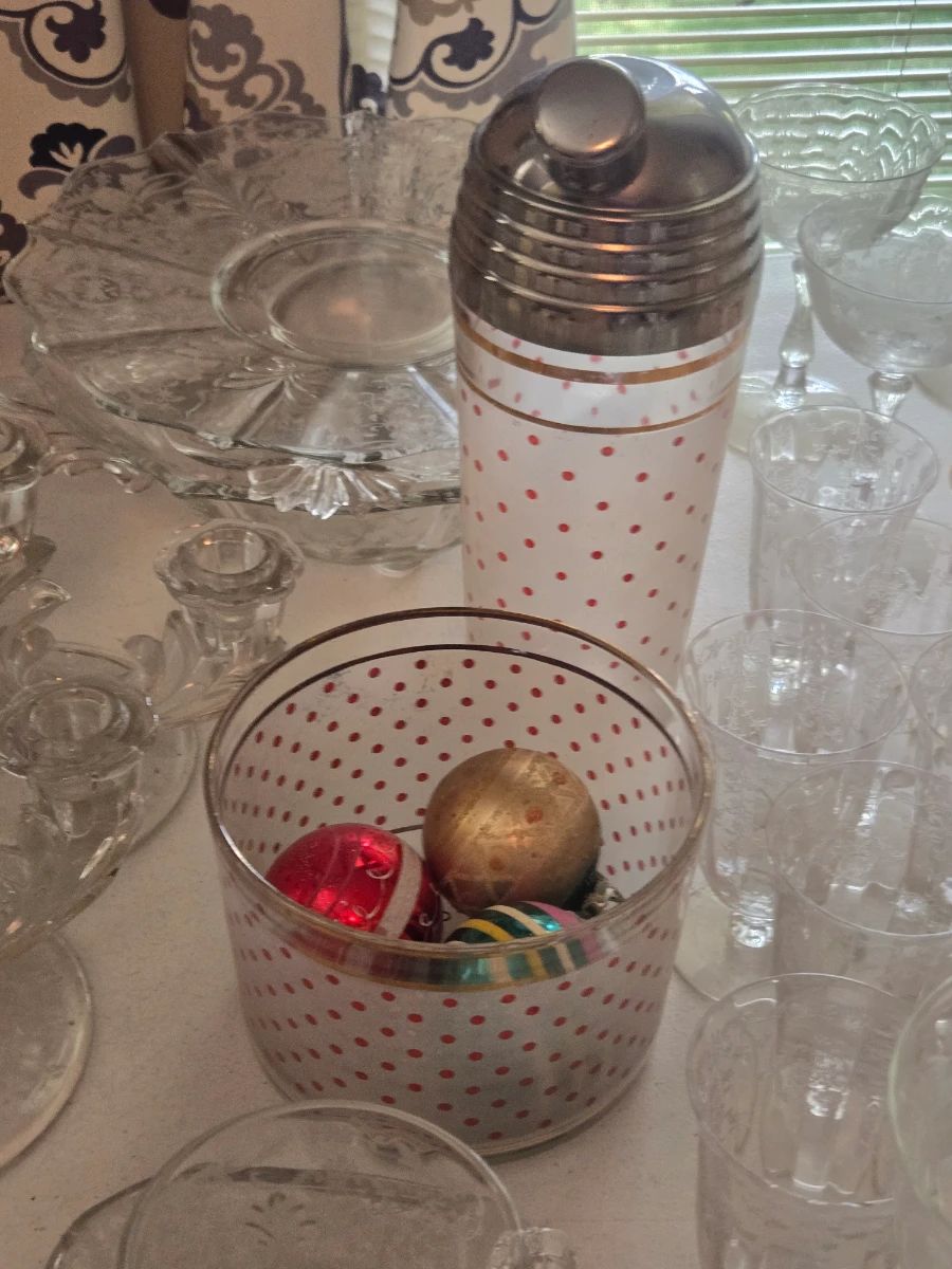 Mid-century shaker, ice bucket and glasses (Hazel Atlas?)