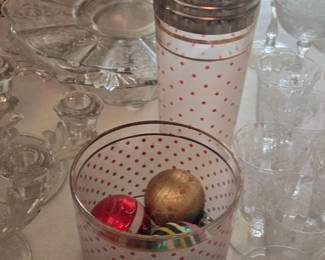 Mid-century shaker, ice bucket and glasses (Hazel Atlas?)