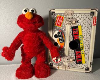 Vintage Tickle me ELMO - New Batteries, works great!