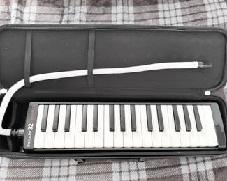 Hohner Instructor 32 Melodica piano wind instrument