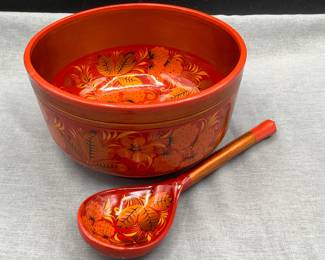 Signed salad bowl
