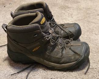 KEEN Men's Brown Leather Waterproof Mid-Height Hiking Boots, Lace-Up Outdoor Trail Footwear with Rubber Toe Protection