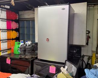 SANYO Mini-Fridge