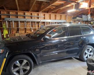 Reserve $10,000 Jeep Grand Cherokee Limited HEMI 4x4 SUV in Black with Chrome Trim, Alloy Wheels, Roof Rack & Tinted Windows