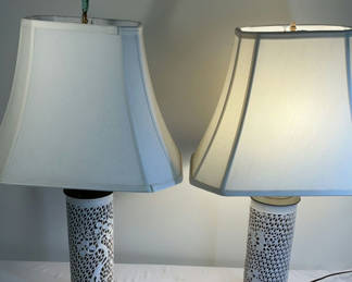 Lot 35: Two Mid-century Chinoiserie Lamps