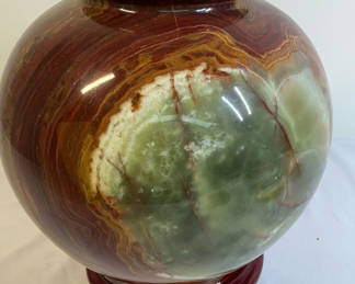 Lot 12: Earth Tones Onyx Pot