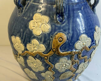 Lot 11: Gorgeous 3D Hand painted Ceramic Pot