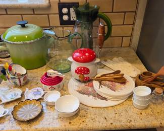 kitchen decor, Le Creuset