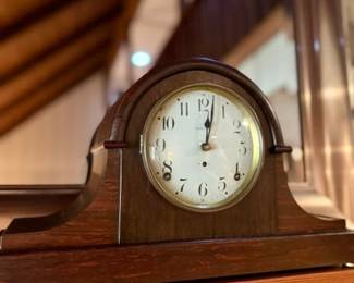 Vintage / antique Seth Thomas tambour-style mantel clock