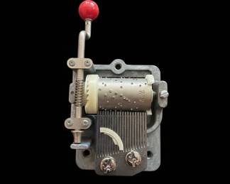 Hurdy Gurdy The Music Machine handcrank music box second image