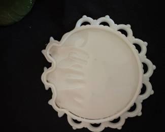 Westmoreland Milk Glass Three Kittens Plate with Reticulated Edge second image