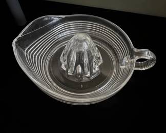 Hazel Atlas Crisscross Pattern Citrus Juicer