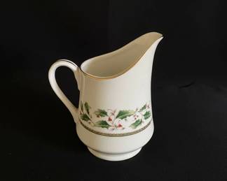 Royal Limited Holly Holiday Creamer and Sugar Bowl Set fourth image