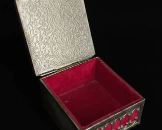 Vintage Musical Keepsake Box with Marie Antoinette Portrait second image