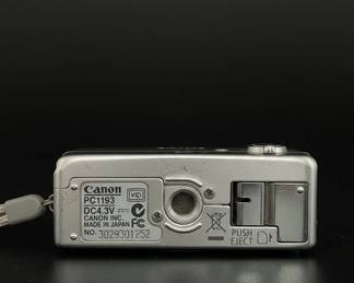 Canon PowerShot SD Digital ELPH second image